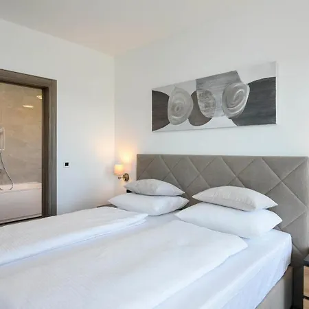 Holiday 5228-1 For 10 Pers In * أوروبيتش