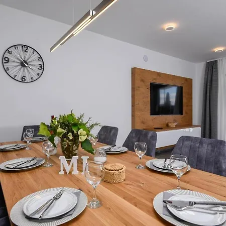 Holiday 5228-1 For 10 Pers In بيت للعطل أوروبيتش